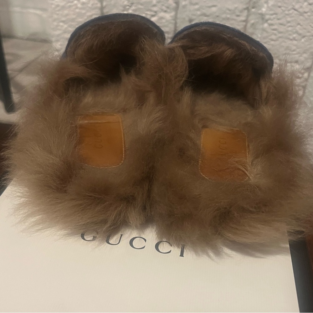 Gucci Princetown velvet mules with fur lining. Size 9 in cobalt blue. With box. - Picture 6 of 10